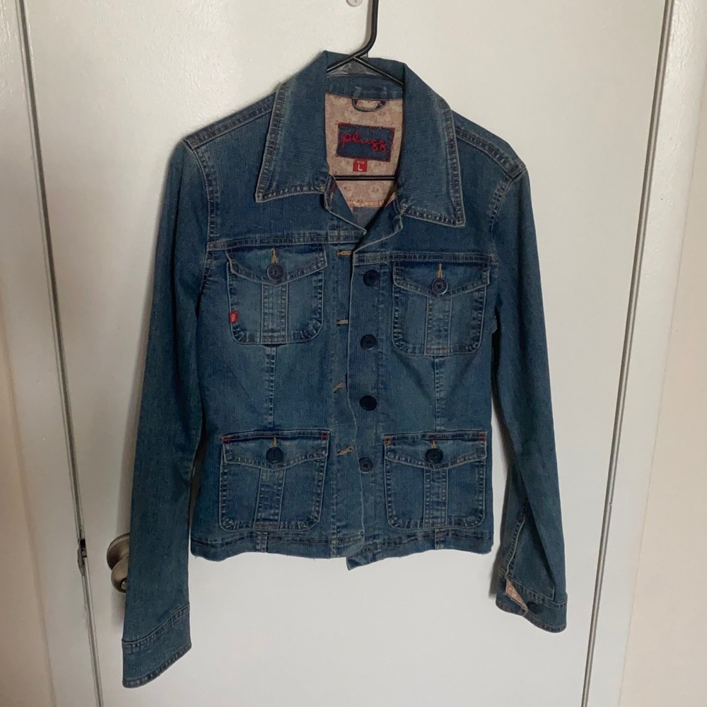 Junior’s PLUGG denim jacket. Like new. Large.